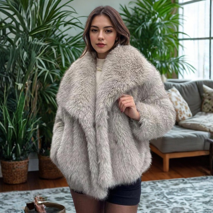 Corrine - Elegancki Fuzzy Płaszcz z Długim Rękawem i Kołnierzem